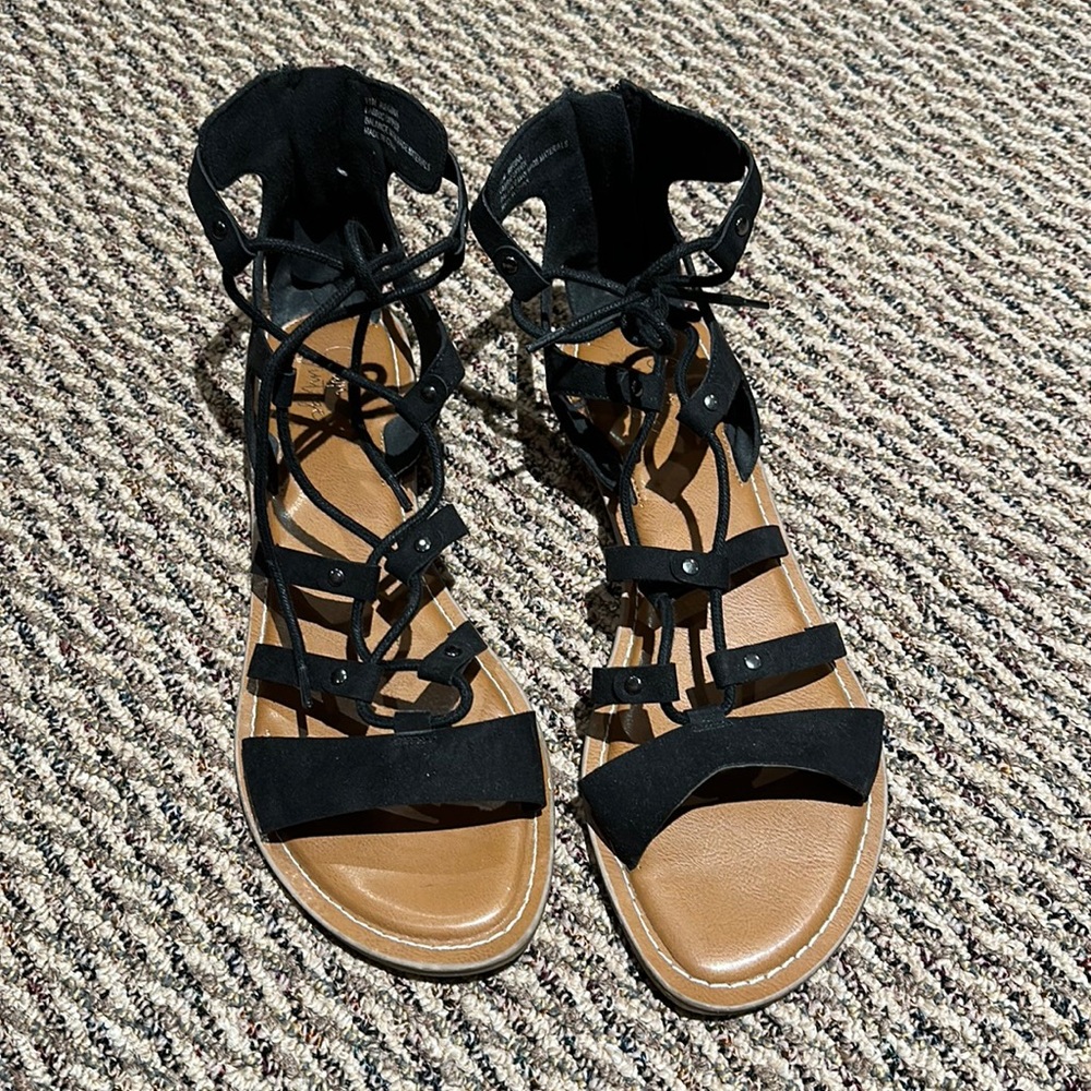 Crown vintage black gladiator sandal